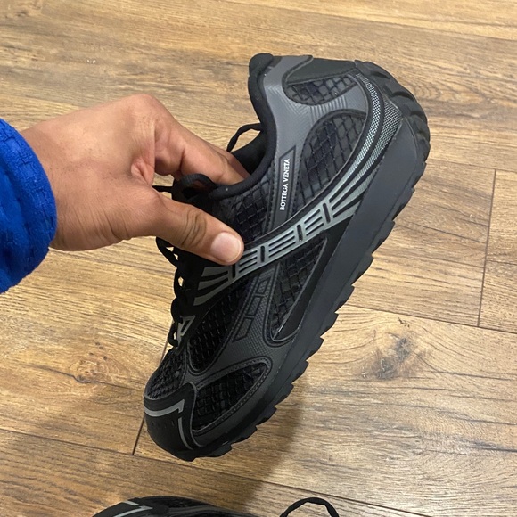 Bottega Veneta Men's Black and Gray Athletic Shoes - Picture 5 of 8